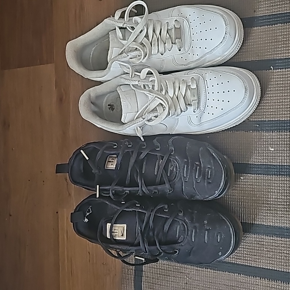 2 for 1 price Nikes